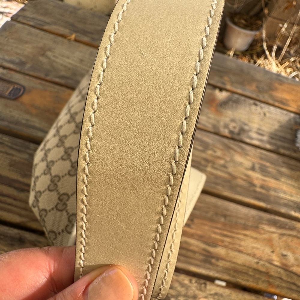 Gucci Beige Monogram Shoulder Bag - Picture 12 of 16